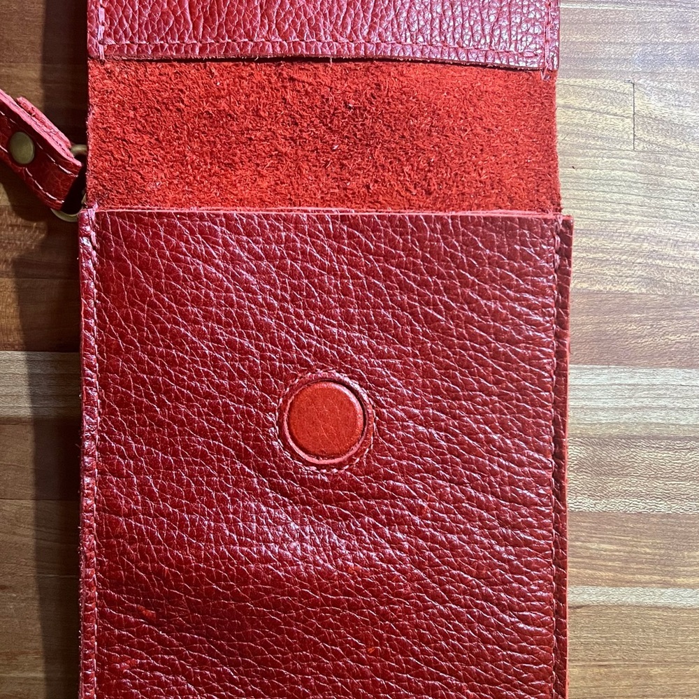 Portland Leather Goods, Parker Phone crossbody bag, 100% pebbled leather - Picture 3 of 8